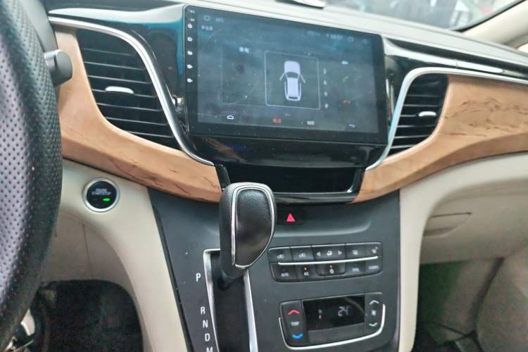 Used Buick GL8 2018 ES 28T Comfort Model China VI Standard Audio And AC Panel