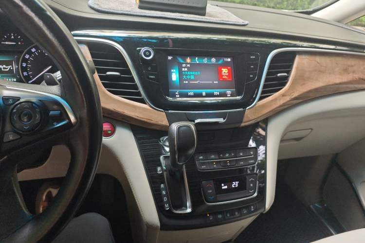 Used Buick GL8 2018 ES 28T Comfort Model China VI Standard Audio And AC Panel