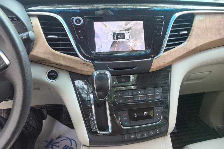 Used Buick GL8 2018 ES 28T Comfort Model China VI Standard Audio And AC Panel