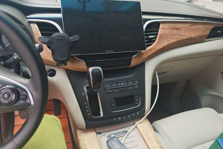 Used Buick GL8 2018 ES 28T Comfort Model China VI Standard Audio And AC Panel
