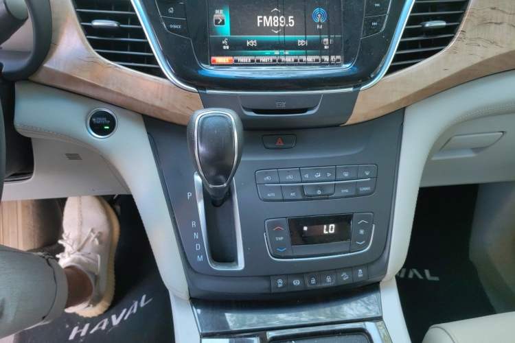 Used Buick GL8 2018 ES 28T Comfort Model China VI Standard Audio And AC Panel