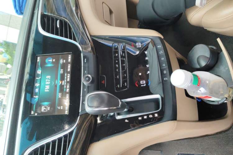 Used Buick GL8 2018 ES 28T Luxury Model China VI Standard Audio And AC Panel