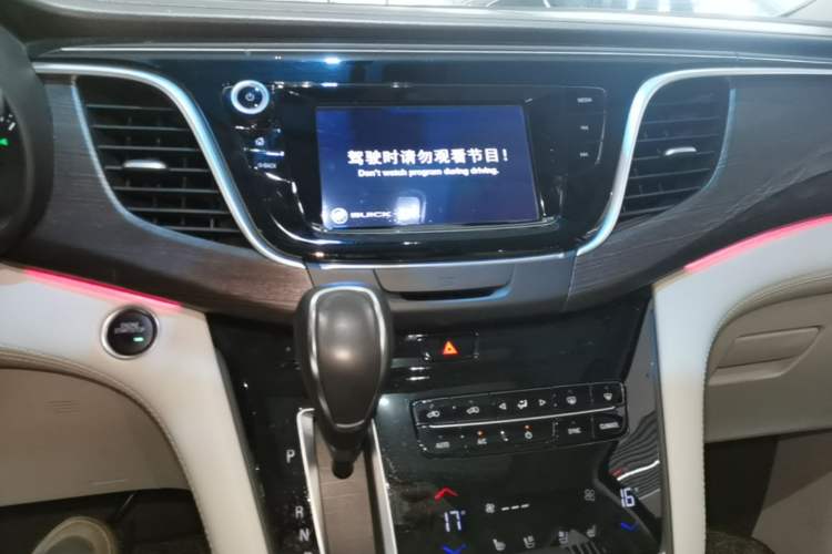 Used Buick GL8 2018 ES 28T Comfort Model China VI Standard Audio And AC Panel
