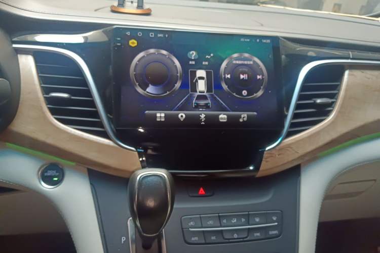 Used Buick GL8 2018 ES 28T Comfort Model China VI Standard Audio And AC Panel