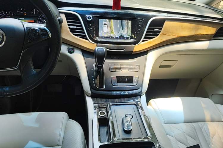Used Buick GL8 2018 ES 28T Comfort Model China VI Standard Audio And AC Panel