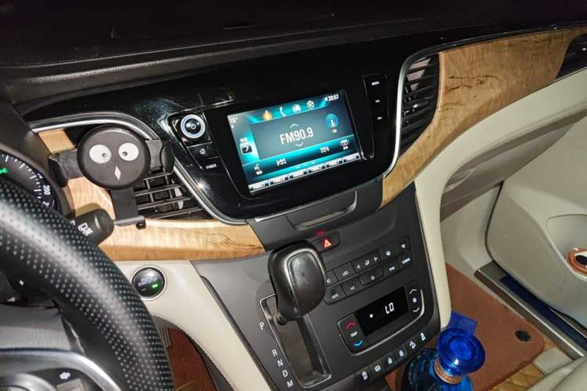 Used Buick GL8 2018 ES 28T Comfort Model China VI Standard Audio And AC Panel