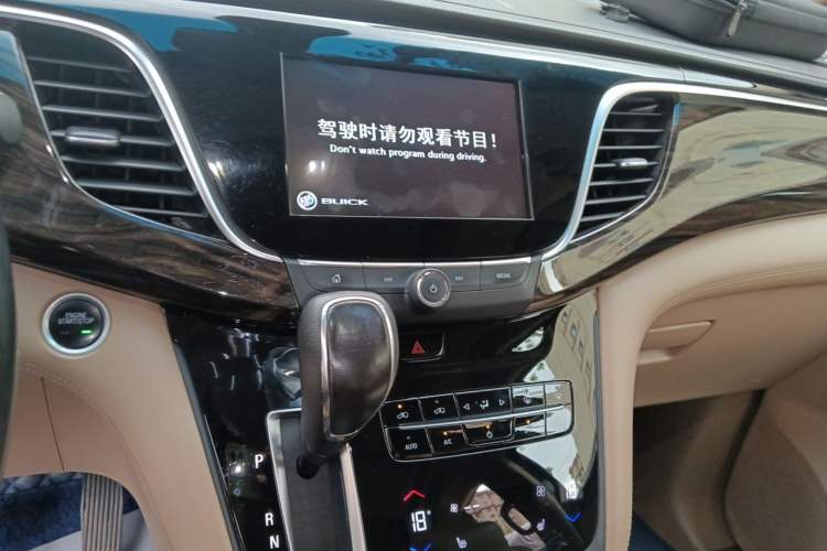 Used Buick GL8 2018 ES 28T Luxury Model China VI Standard Audio And AC Panel