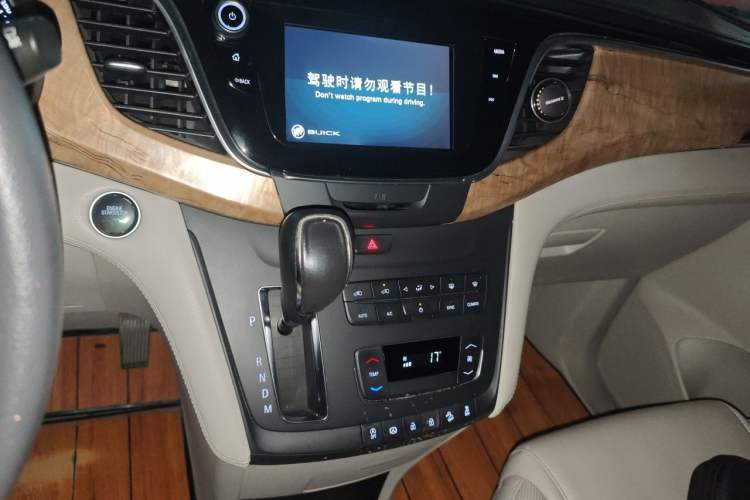Used Buick GL8 2018 ES 28T Comfort Model China VI Standard Audio And AC Panel