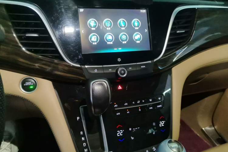 Used Buick GL8 2018 ES 28T Luxury Model China VI Standard Audio And AC Panel