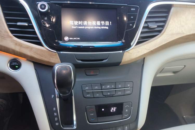 Used Buick GL8 2018 ES 28T Comfort Model China VI Standard Audio And AC Panel