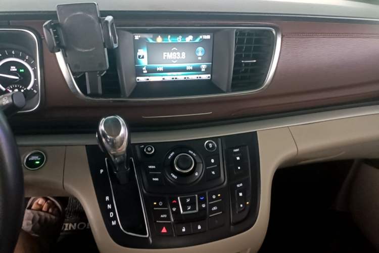 Used Buick GL8 2018 28T Luxury Model China VI Standard Audio And AC Panel
