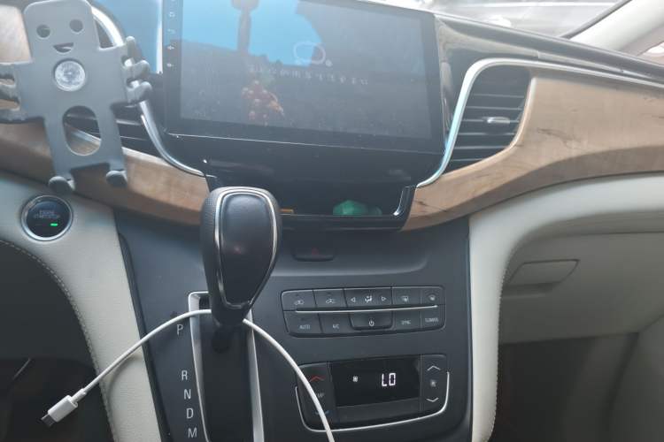 Used Buick GL8 2018 ES 28T Comfort Model China VI Standard Audio And AC Panel