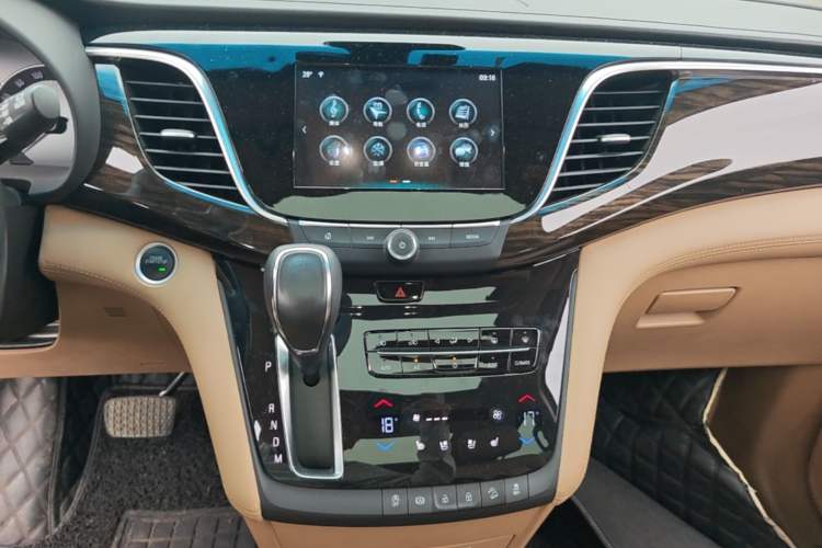 Used Buick GL8 2018 ES 28T Flagship Model China VI Standard Audio And AC Panel
