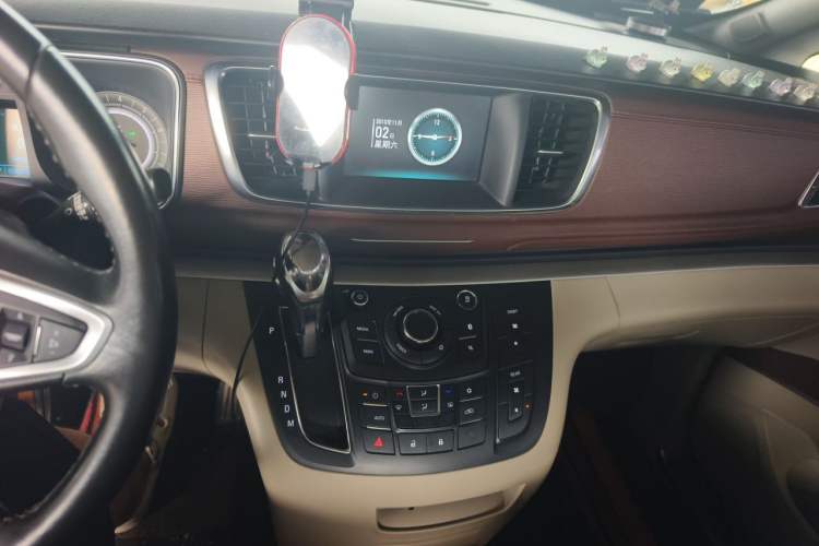 Used Buick GL8 2018 28T Luxury Model China VI Standard Audio And AC Panel