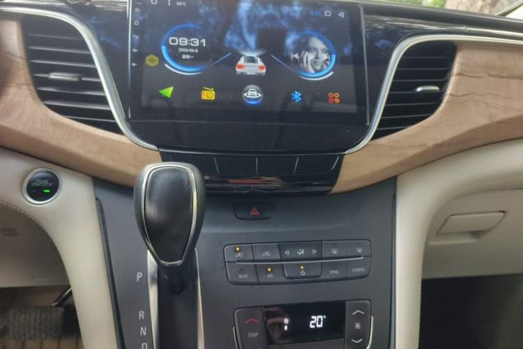 Used Buick GL8 2018 ES 28T Comfort Model China VI Standard Audio And AC Panel