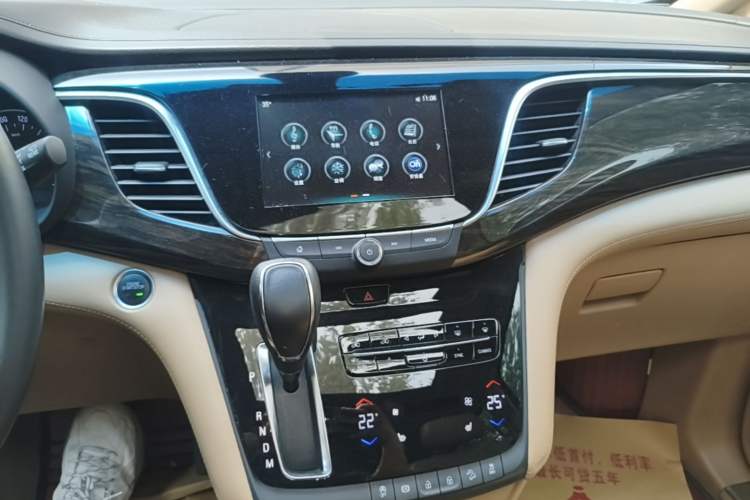 Used Buick GL8 2018 ES 28T Luxury Model China VI Standard Audio And AC Panel