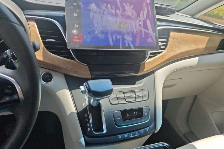 Used Buick GL8 2018 ES 28T Comfort Model China VI Standard Audio And AC Panel