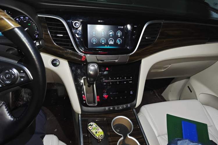 Used Buick GL8 2018 ES 28T Comfort Model China VI Standard Audio And AC Panel