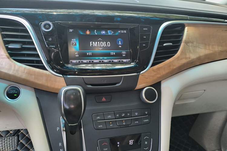 Used Buick GL8 2018 ES 28T Comfort Model China VI Standard Audio And AC Panel
