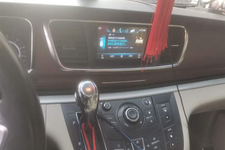Used Buick GL8 2018 28T Luxury Model China VI Standard Audio And AC Panel