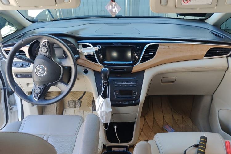 Used Buick GL8 2018 ES 28T Comfort Model China VI Standard Center Console