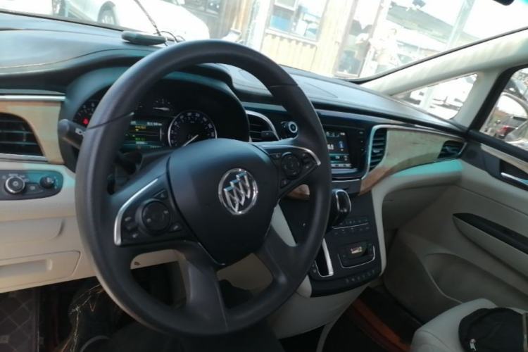Used Buick GL8 2018 ES 28T Comfort Model China VI Standard Center Console