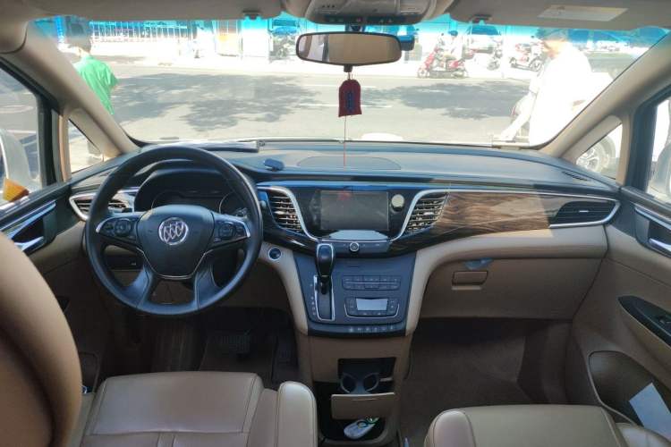 Used Buick GL8 2018 ES 28T Premium Model China VI Standard Center Console