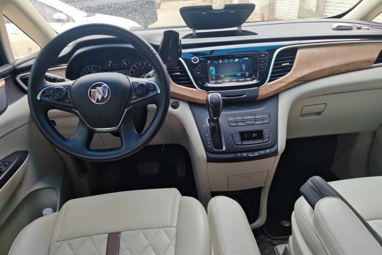Used Buick GL8 2018 ES 28T Luxury Model China VI Standard Center Console