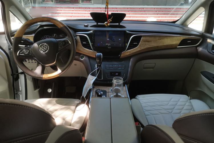 Used Buick GL8 2018 ES 28T Comfort Model China VI Standard Center Console