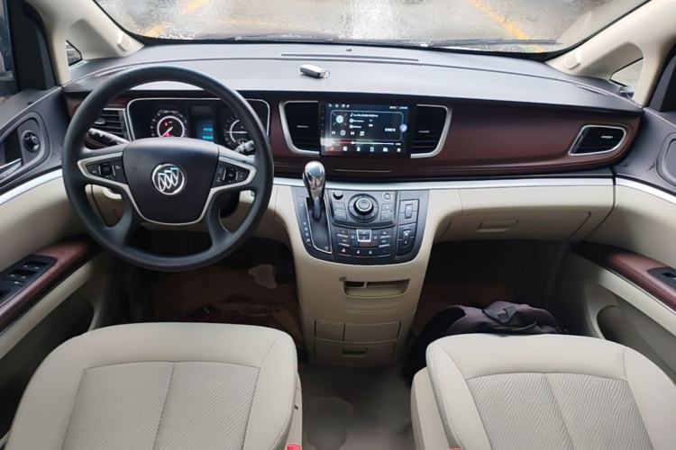 Used Buick GL8 2018 28T Comfort Model China VI Standard Center Console