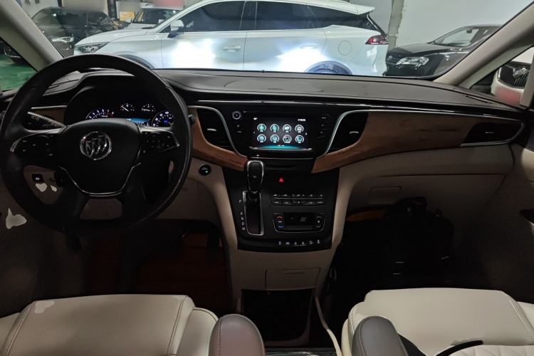 Used Buick GL8 2018 ES 28T Comfort Model China VI Standard Center Console