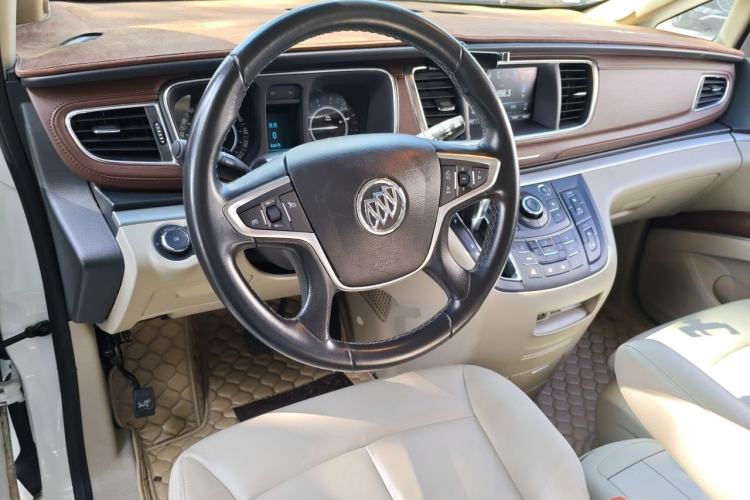 Used Buick GL8 2018 28T Luxury Model China VI Standard Center Console