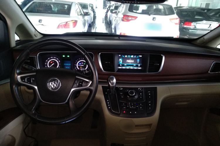 Used Buick GL8 2018 28T Luxury Model China VI Standard Center Console
