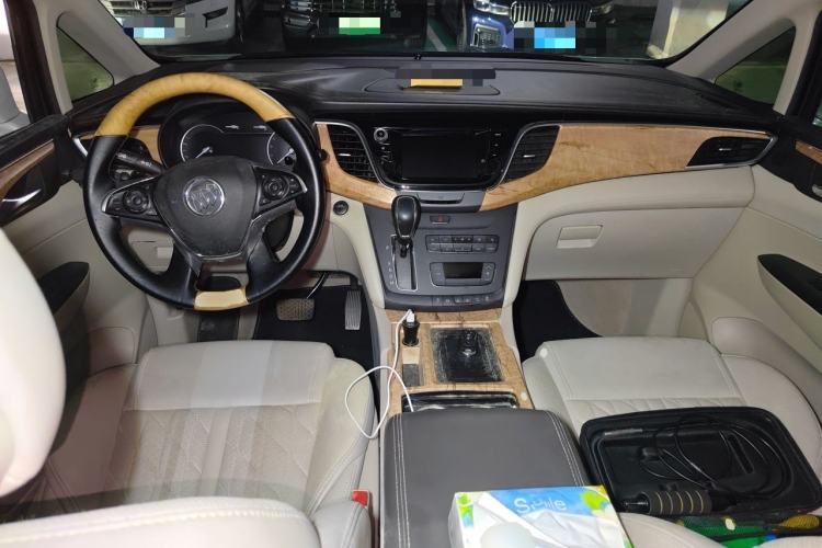Used Buick GL8 2018 ES 28T Comfort Model China VI Standard Center Console