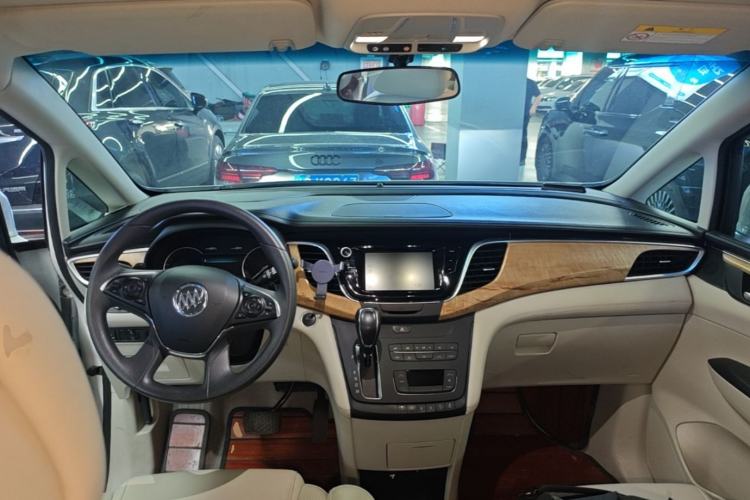 Used Buick GL8 2018 ES 28T Comfort Model China VI Standard Center Console