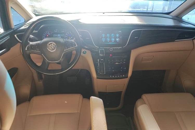 Used Buick GL8 2018 ES 28T Luxury Model China VI Standard Center Console