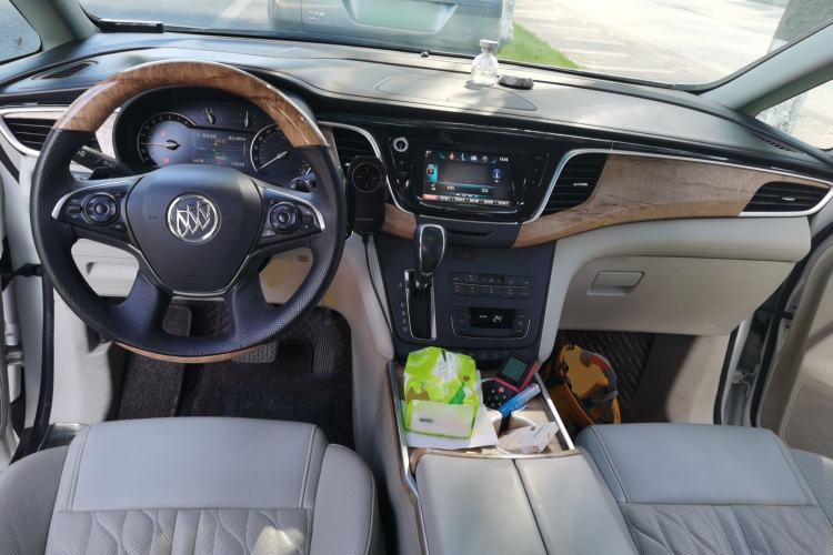 Used Buick GL8 2018 ES 28T Comfort Model China VI Standard Center Console