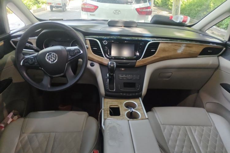 Used Buick GL8 2018 ES 28T Comfort Model China VI Standard Center Console
