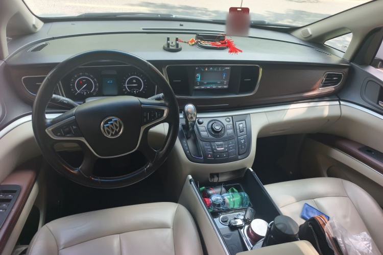 Used Buick GL8 2018 28T Prestige Version China VI Standard Center Console