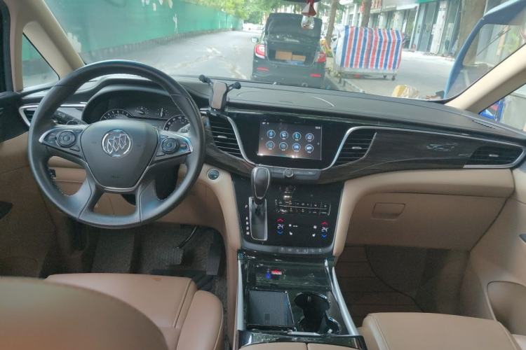 Used Buick GL8 2018 ES 28T Luxury Model China VI Standard Center Console