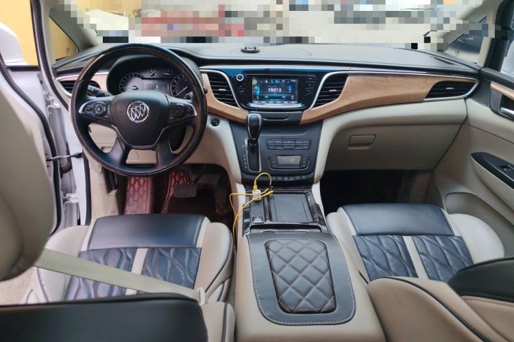 Used Buick GL8 2018 ES 28T Comfort Model China VI Standard Center Console