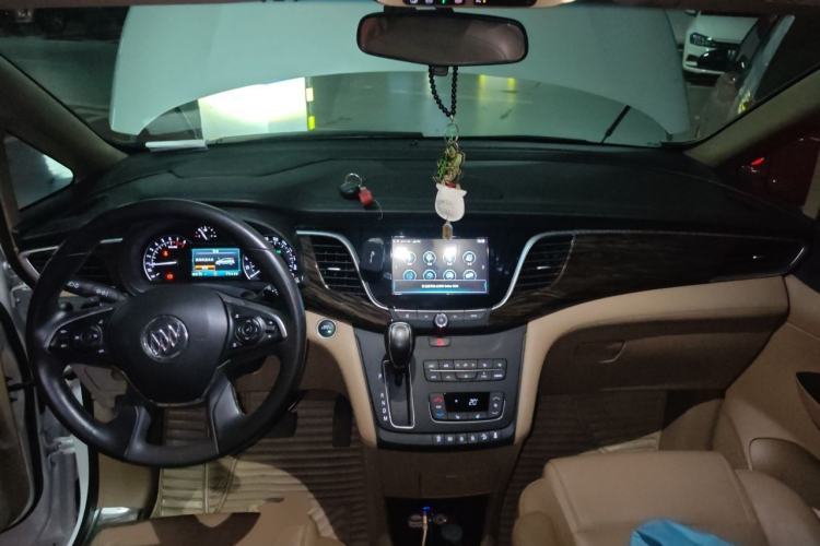 Used Buick GL8 2018 ES 28T Premium Model China VI Standard Center Console