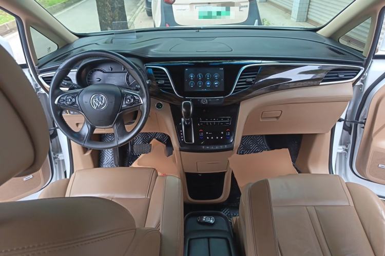 Used Buick GL8 2018 ES 28T Flagship Model China VI Standard Center Console