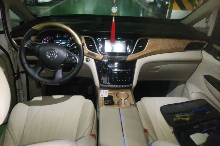 Used Buick GL8 2018 ES 28T Comfort Model China VI Standard Center Console