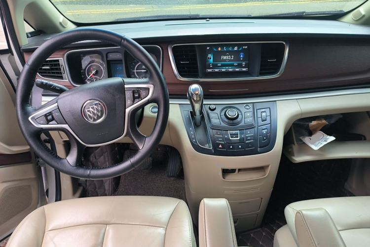 Used Buick GL8 2018 28T Luxury Model China VI Standard Center Console