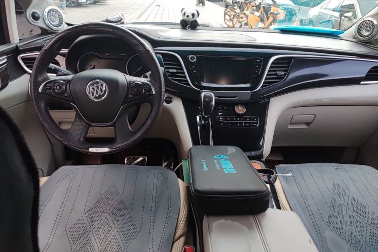 Used Buick GL8 2018 ES 28T Comfort Model China VI Standard Center Console
