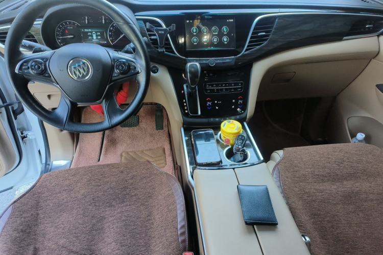 Used Buick GL8 2018 ES 28T Luxury Model China VI Standard Center Console