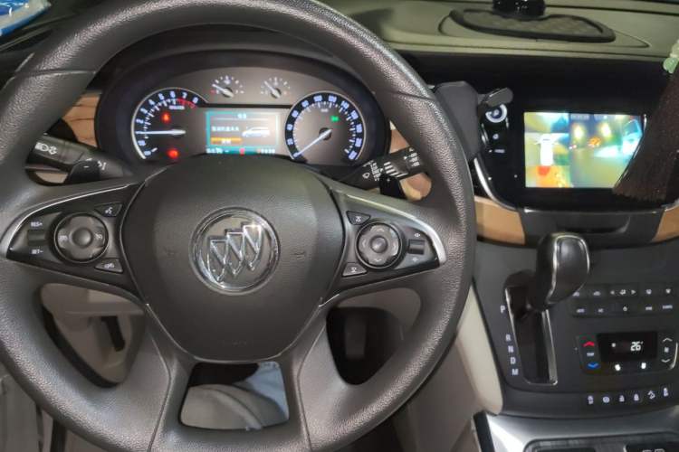 Used Buick GL8 2018 ES 28T Comfort Model China VI Standard Center Console