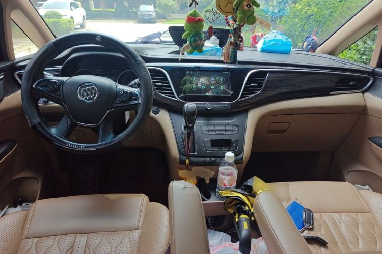 Used Buick GL8 2018 ES 28T Premium Model China VI Standard Center Console