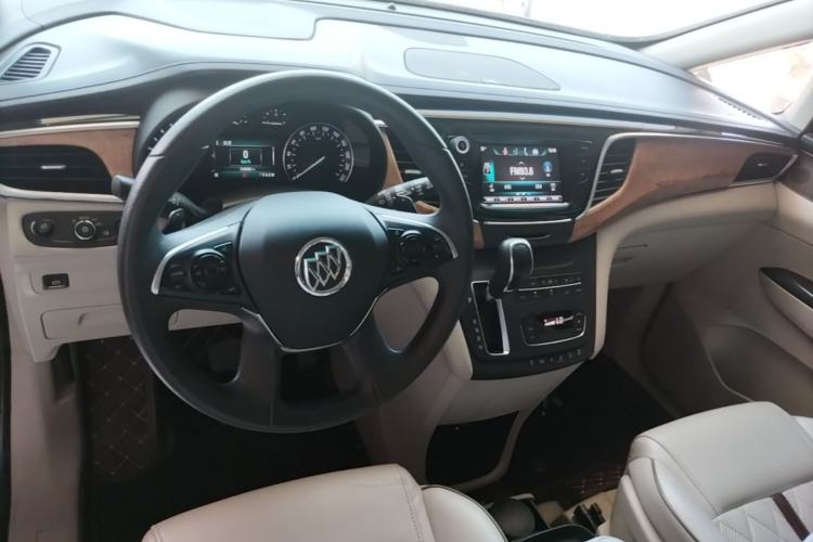 Used Buick GL8 2018 ES 28T Comfort Model China VI Standard Center Console